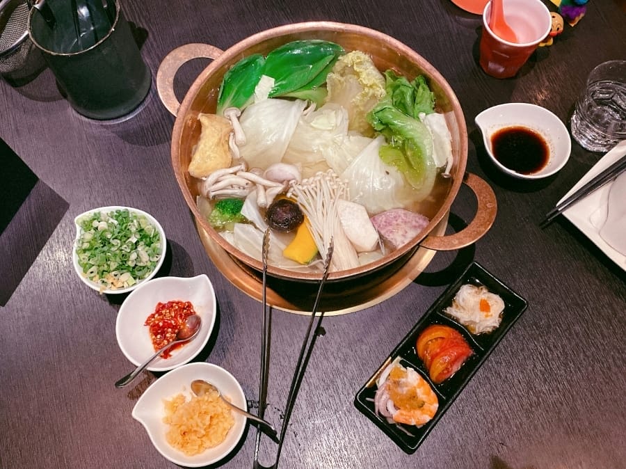 高雄銅花精緻涮涮鍋,龍蝦套餐 v.s 黃金稀飯奢華獨享完美用餐時光!