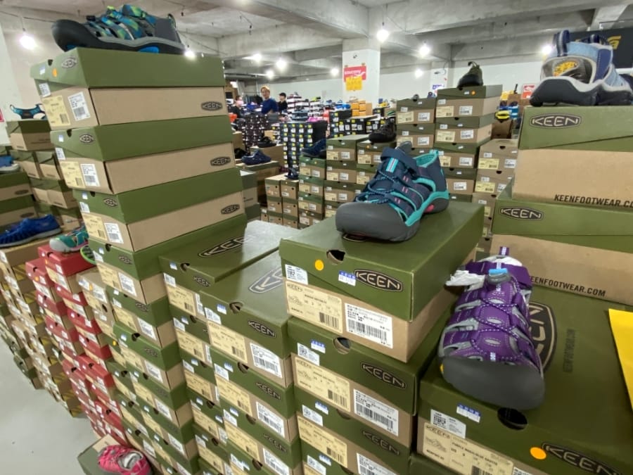 台南水哥特賣會,名牌球鞋+排汗衫瘋狂下殺四折起!NIKE/ADIDAS/FILA/MERRELL/KEEN/TEVA/COLUMBIA/THE NORTH FACE/美津濃/索康尼