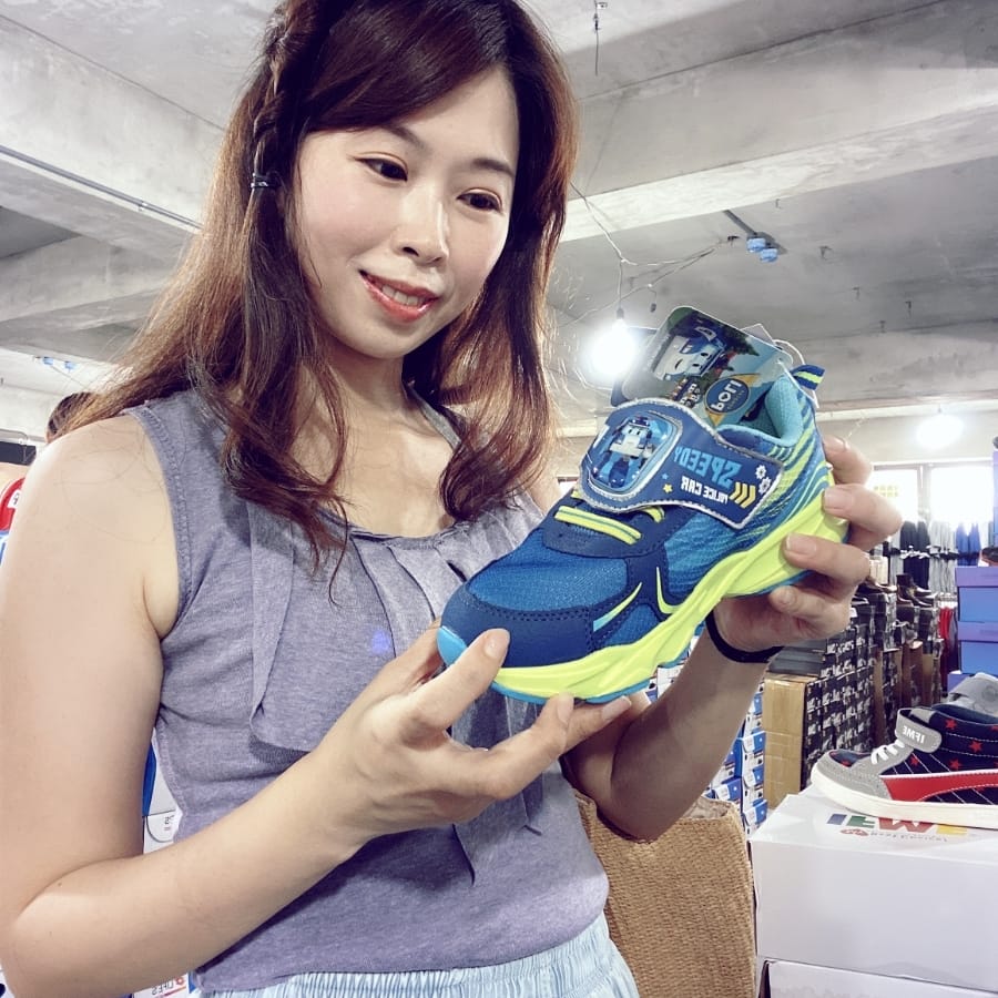 台南水哥特賣會,名牌球鞋+排汗衫瘋狂下殺四折起!NIKE/ADIDAS/FILA/MERRELL/KEEN/TEVA/COLUMBIA/THE NORTH FACE/美津濃/索康尼