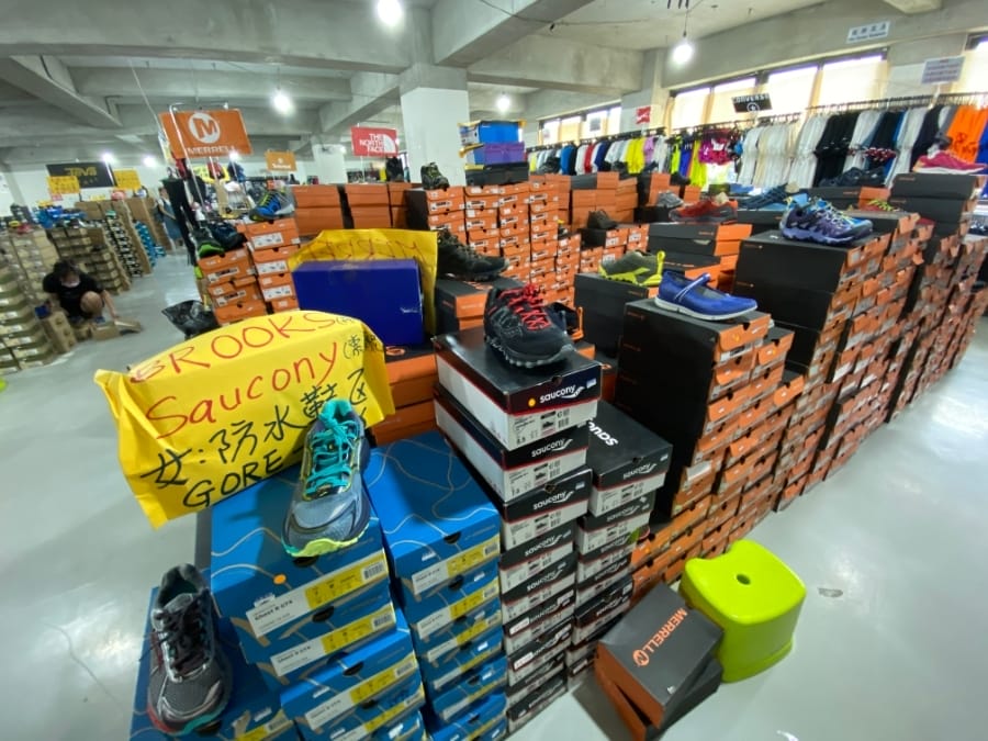 台南水哥特賣會,名牌球鞋+排汗衫瘋狂下殺四折起!NIKE/ADIDAS/FILA/MERRELL/KEEN/TEVA/COLUMBIA/THE NORTH FACE/美津濃/索康尼