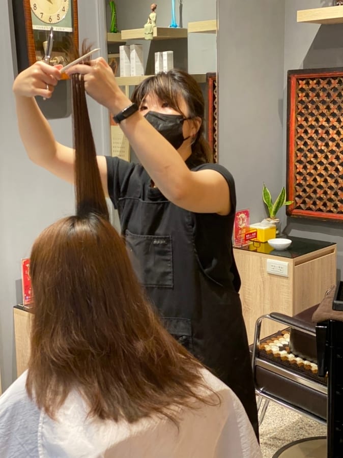 高雄新崛江芸髮藝Yun Hair Cut,職人手藝超體驗,輕鬆剪染換新妝!