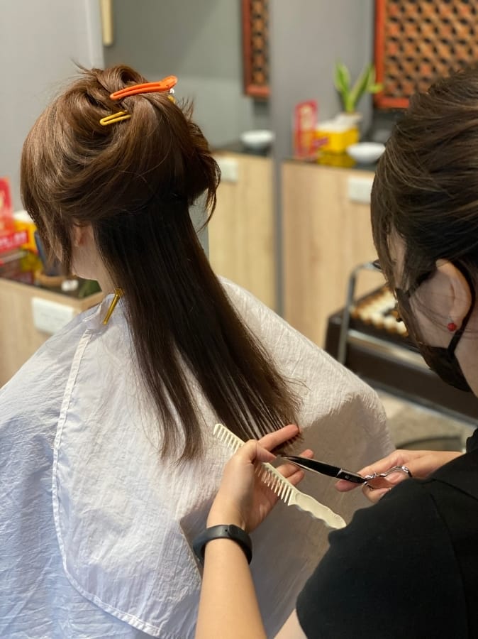 高雄新崛江芸髮藝Yun Hair Cut,職人手藝超體驗,輕鬆剪染換新妝!