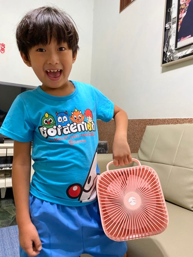 美國SwitchEasy折疊式行動電風扇,隨時隨地都能享受風的吹拂,就是怕你熱!