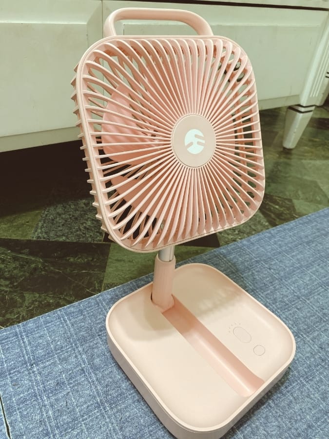美國SwitchEasy折疊式行動電風扇,隨時隨地都能享受風的吹拂,就是怕你熱!
