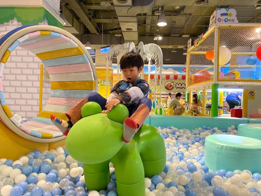 高雄遊戲愛樂園左營新光店, 親子遊樂休閒最佳的室內樂園!