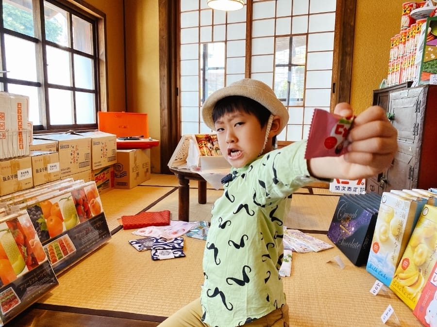 台南最新景點~桑原商店/戎館/魔荳幼兒園彩繪牆 新春踩街台南這樣玩就對啦!