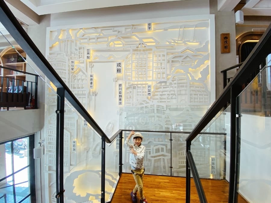 台南最新景點~桑原商店/戎館/魔荳幼兒園彩繪牆 新春踩街台南這樣玩就對啦!