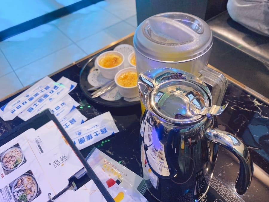 南紡A2館/賓士KTV南紡店實評,可愛主題包廂親子也可唱翻天!