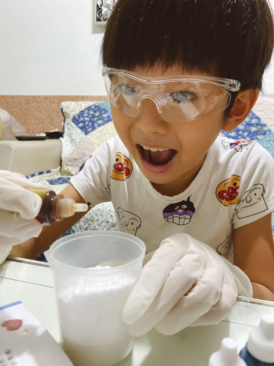 防疫在家好無聊,在家玩科學實驗包🧪企鵝博士的實驗室:機器熊的惡作劇 寓教於樂好玩又有趣!