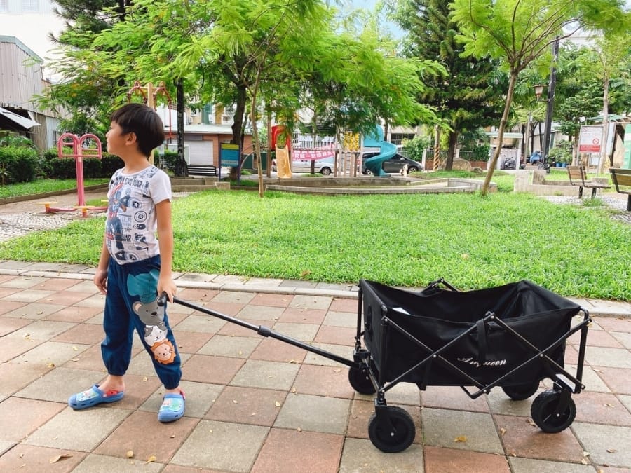安晴 Anqueen可摺疊大推車~讓你當個大方又優雅的媽媽吧!