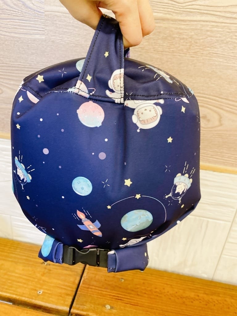 輕 Oui 空氣防水袋,媽媽出門必備好幫手