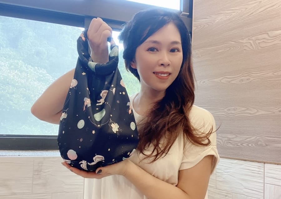 輕 Oui 空氣防水袋,媽媽出門必備好幫手