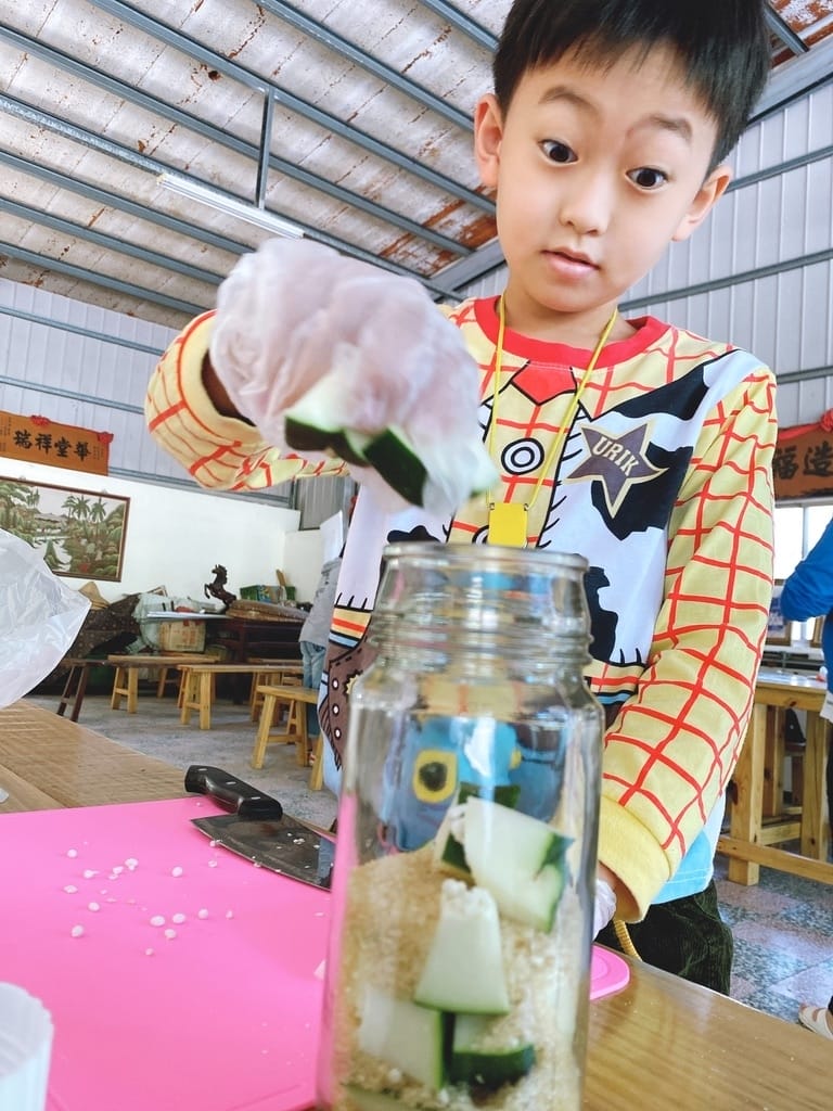 高雄田寮DIY~漫步月世界/月球土雞園/內門鐵馬驛站木瓜酵素DIY/田寮古亭社區竹編DIY/燕巢金山社區紅龜粿DIY,親子一起動手DIY,開心農遊去!