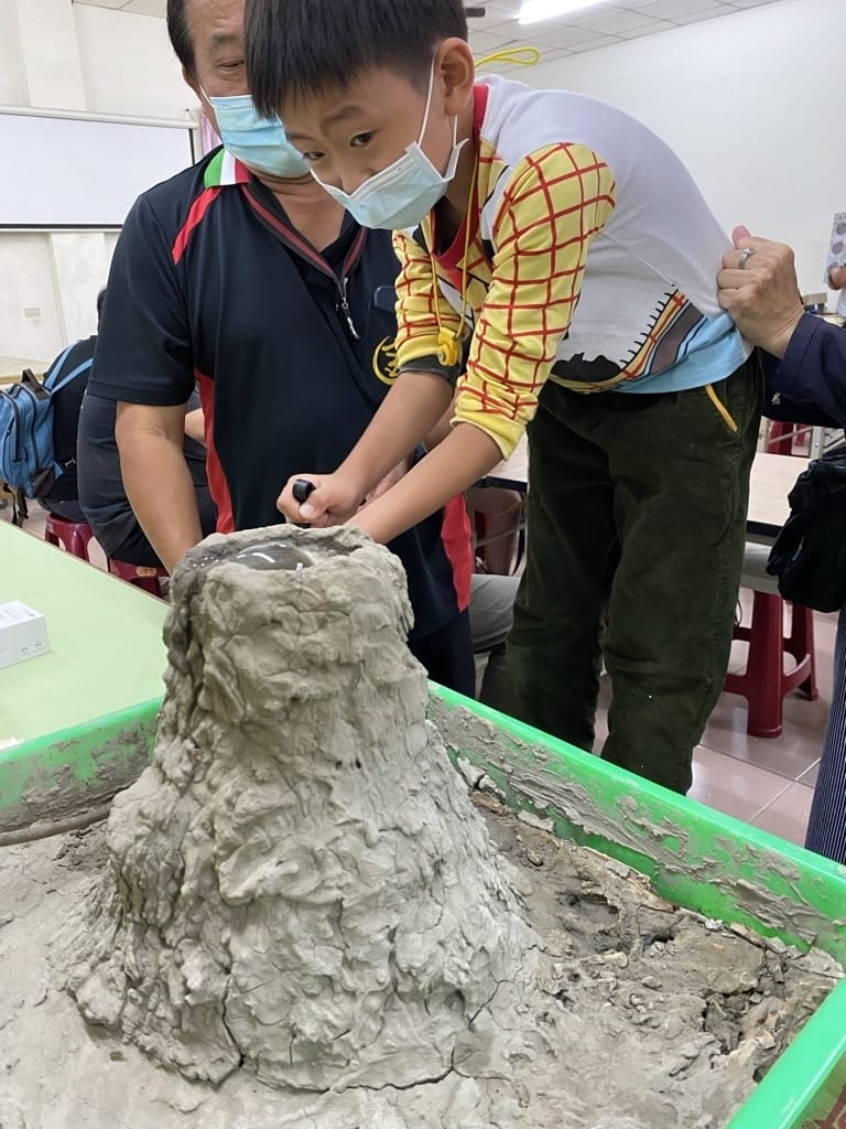 高雄田寮DIY~漫步月世界/月球土雞園/內門鐵馬驛站木瓜酵素DIY/田寮古亭社區竹編DIY/燕巢金山社區紅龜粿DIY,親子一起動手DIY,開心農遊去!
