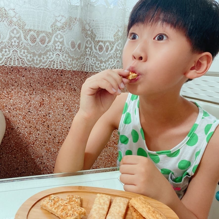 鴻鼎菓子酥啵棒~滿足零嘴吃貨的無限口感~