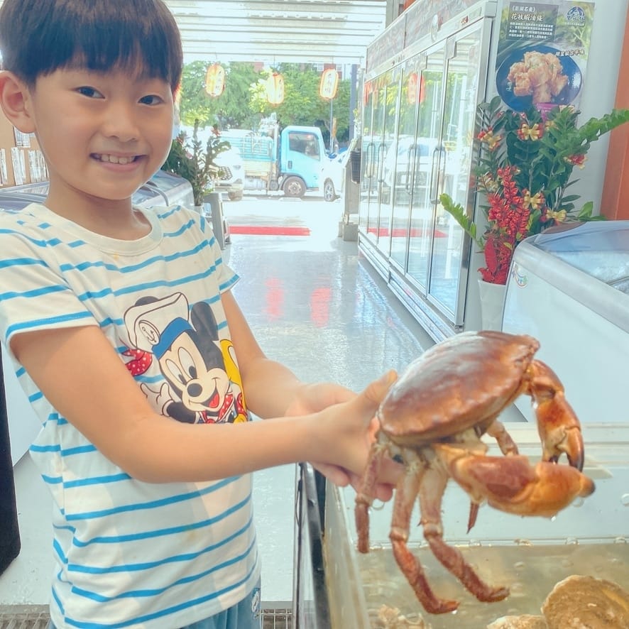 北高雄岡山【賀加水產】水產超市, 進口直送海鮮,現買現料理最新鮮!