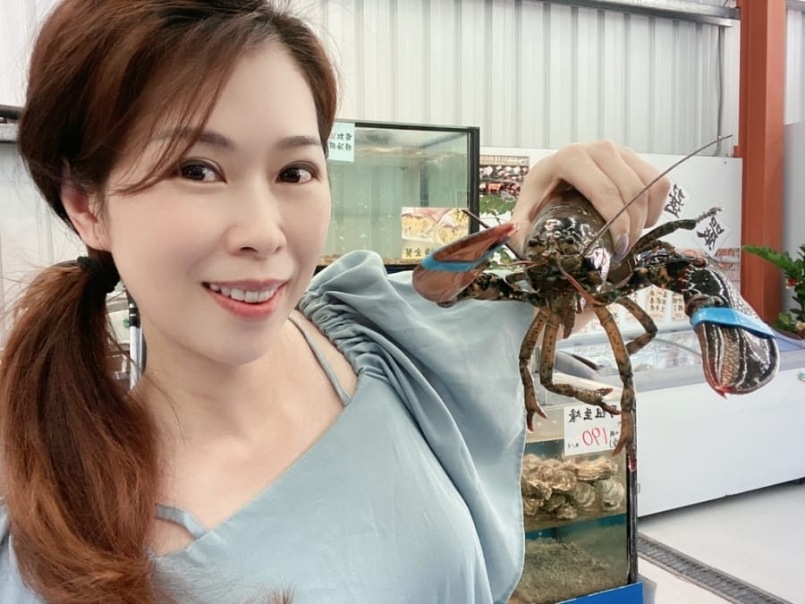 北高雄岡山【賀加水產】水產超市, 進口直送海鮮,現買現料理最新鮮!