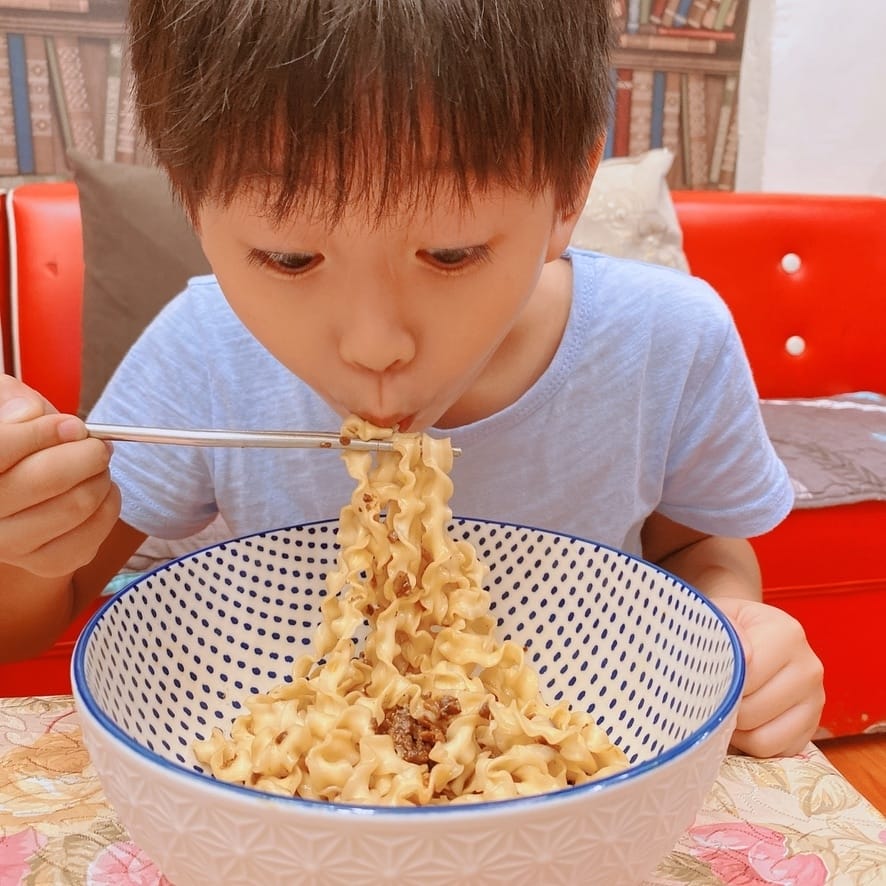 漢來美食推薦~酸辣粉、椒麻醬香、胡麻椒香來拌麵, 輕鬆享用宅美食五星拌麵~(爽)