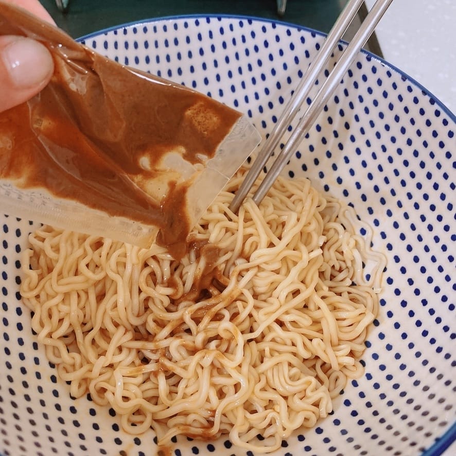 漢來美食推薦~酸辣粉、椒麻醬香、胡麻椒香來拌麵, 輕鬆享用宅美食五星拌麵~(爽)