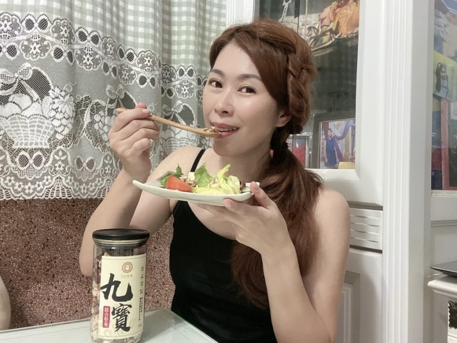 堅果推薦~「101堅果」五福綜合堅果家庭號/小包裝/五盒裝 、小袋裝 v.s 101堅果罐裝禮盒,五分熟的技術,吃出堅果好味道~