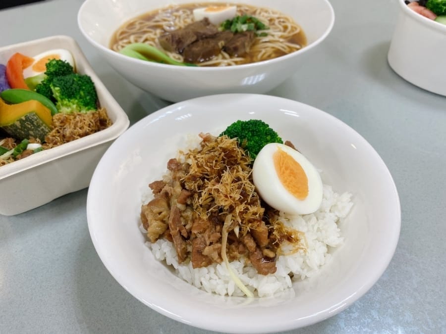 屏東好農懶人包大集合～十口滋味、繁華麵、牛角灣巧克力咖啡農園、春四大地有善農場、三魚一羊複合餐廳、林峰藝術工作室，把五感用力打開去～