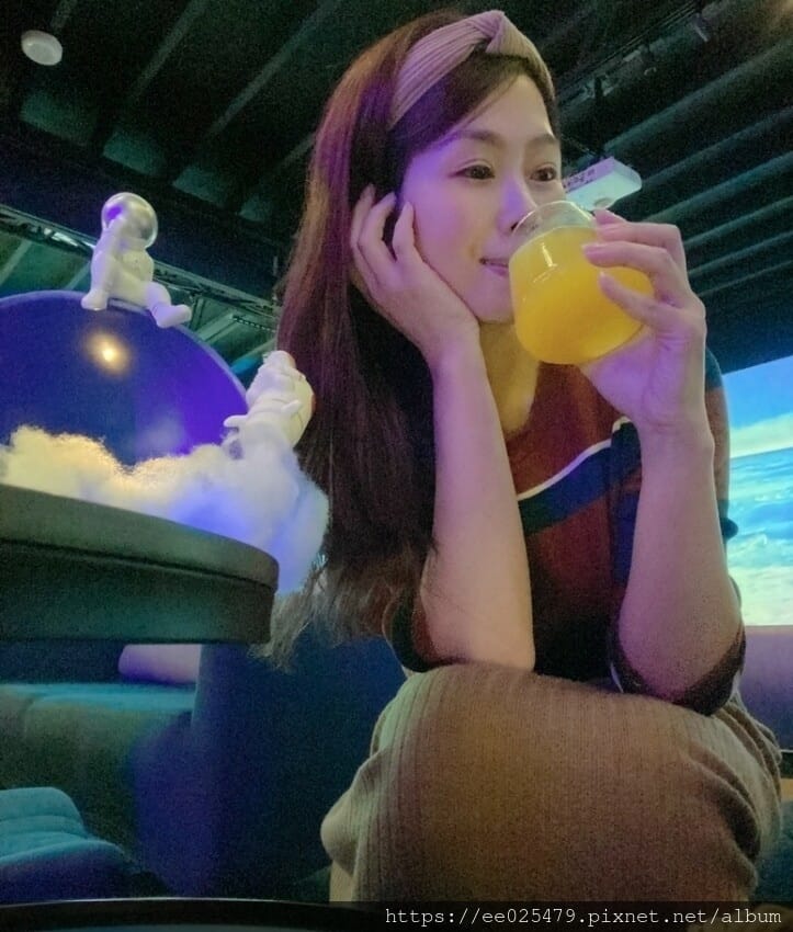 台中酒吧~微醺光廊WS 沈浸式投影餐酒館,抒壓天堂~未滿十八 台中酒吧~微醺光廊WS 沈浸式投影餐酒館,抒壓天堂~未滿十八
