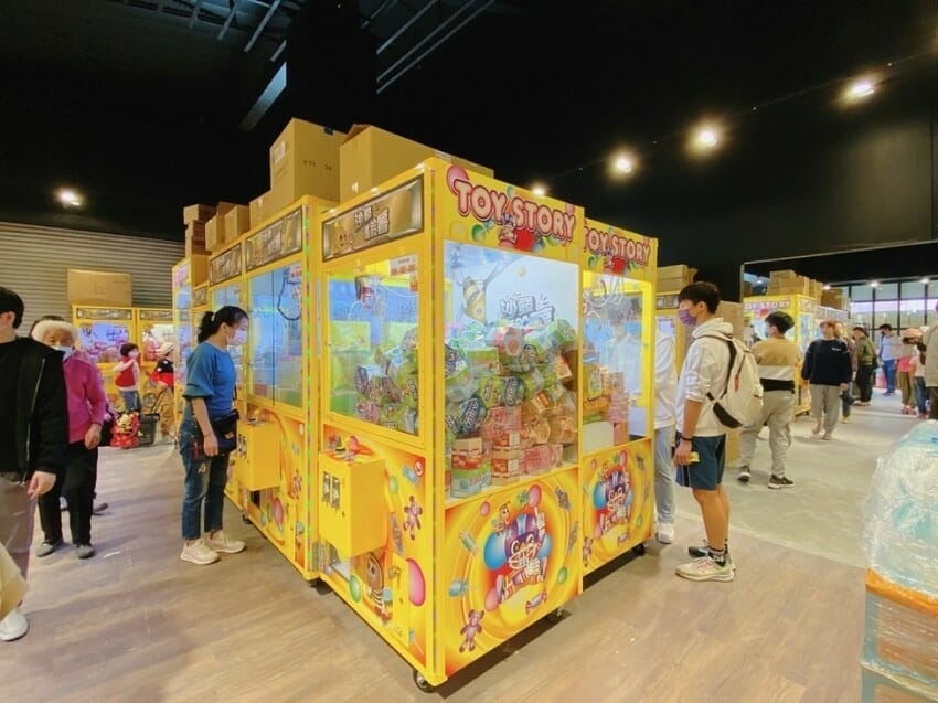 還在找攻略嗎？沙發馬鈴薯樂園-高雄旗艦店免索取槍位卡，人人都