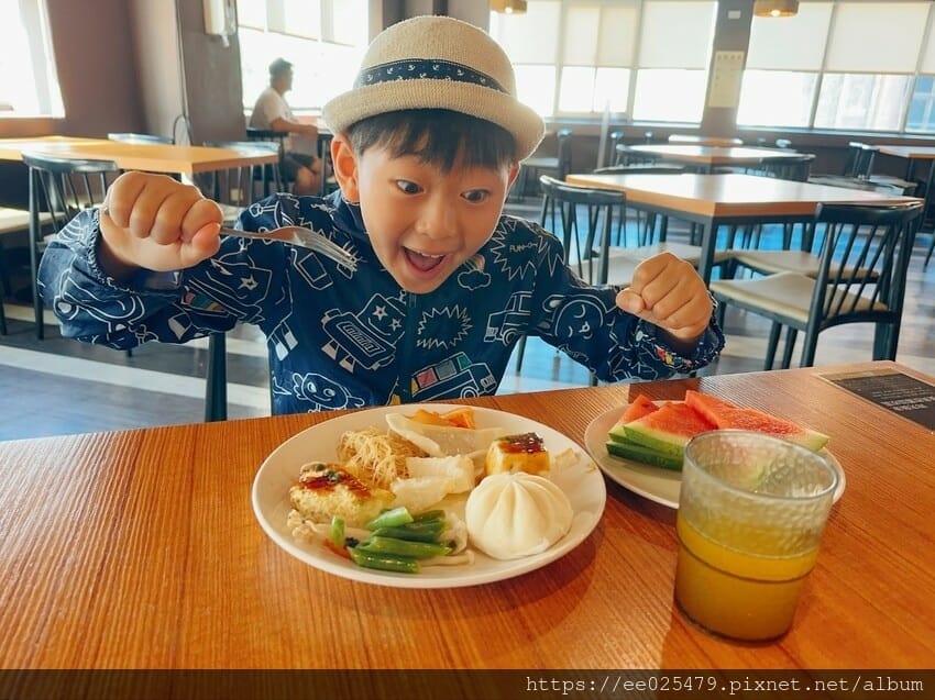 墾丁富麗敦飯店超值一泊二食饗樂專案，好玩消暑快趁現在～