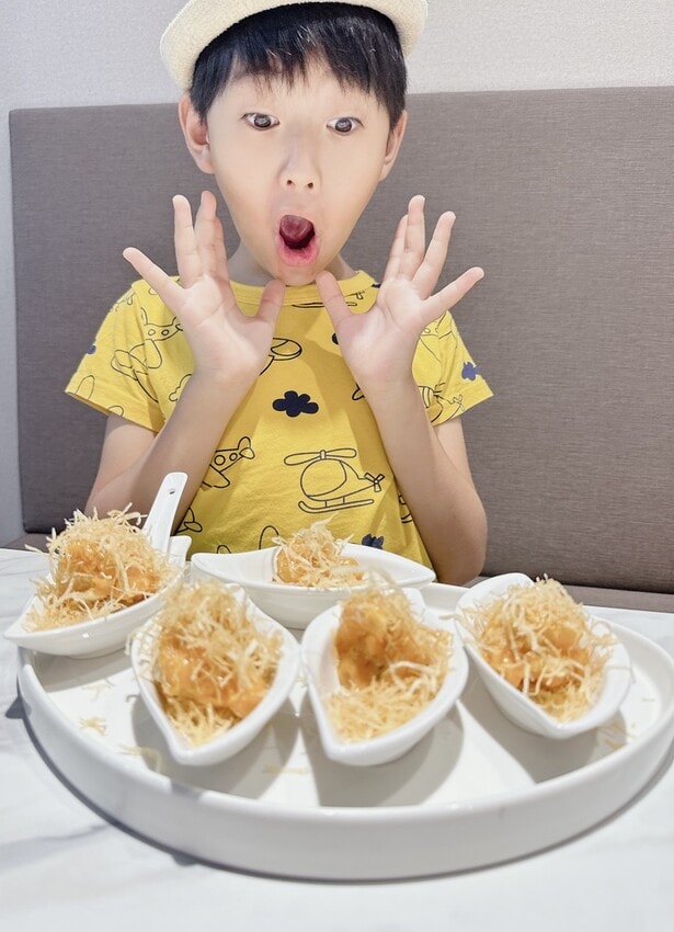 台中西屯美食推薦~鳴鴨館粵菜餐廳招牌金陵片櫻桃鴨，平價也吃得到！（驚）