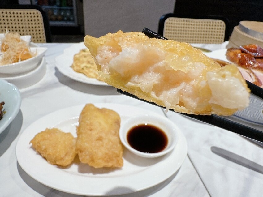 台中西屯美食推薦~鳴鴨館粵菜餐廳招牌金陵片櫻桃鴨，平價也吃得到！（驚）