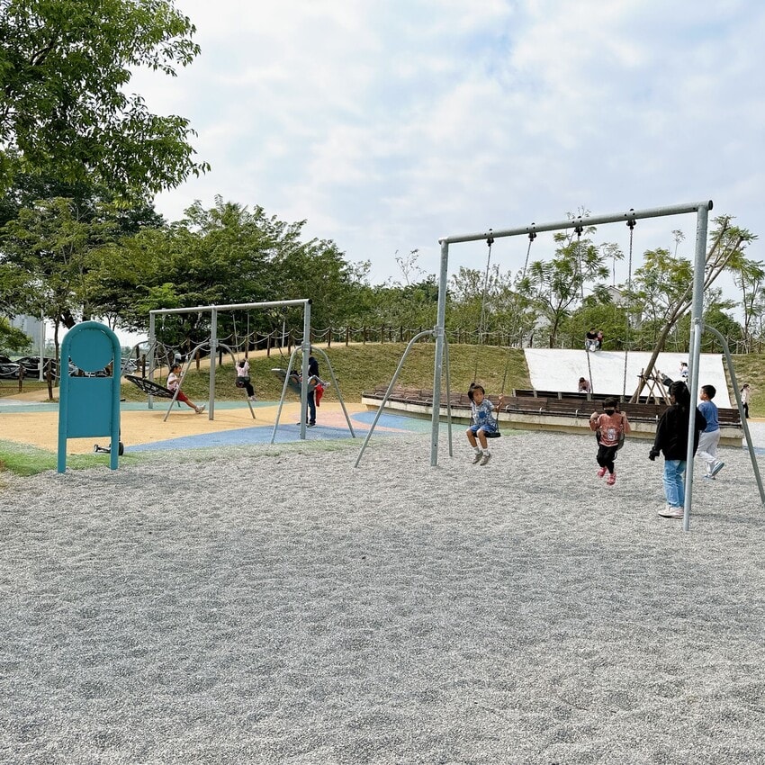 免費景點～潮洲 潮好玩幸福村  潮幸福薑餅村X金勾杯潮好玩市集和全天開放的共融遊戲場、不定期市集活動，絕對是兒童的幸福天堂！！！