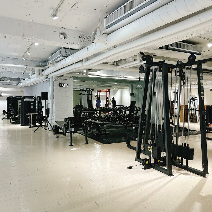 來Posh fitness健身咖啡廳邊健身邊休閒，餐盒一起安心吃，一整天就賴在這裡吧！