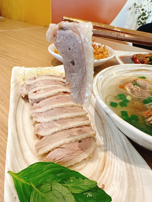 偶鵝嚐嚐虎尾店 挑戰國民美食的新味蕾 ，吃鵝肉也要文青風十足～