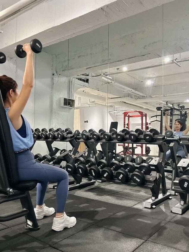 來Posh fitness健身咖啡廳邊健身邊休閒，餐盒一起安心吃，一整天就賴在這裡吧！