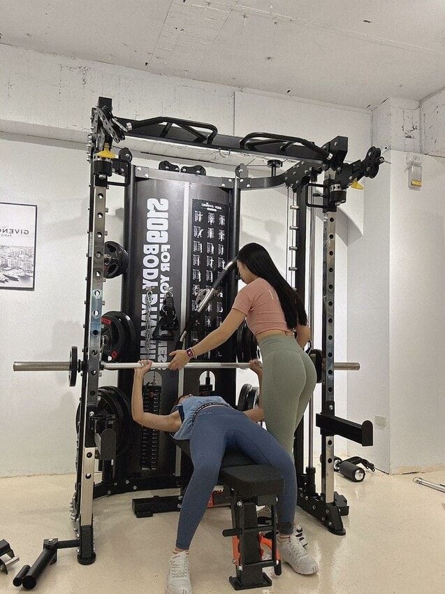來Posh fitness健身咖啡廳邊健身邊休閒，餐盒一起安心吃，一整天就賴在這裡吧！