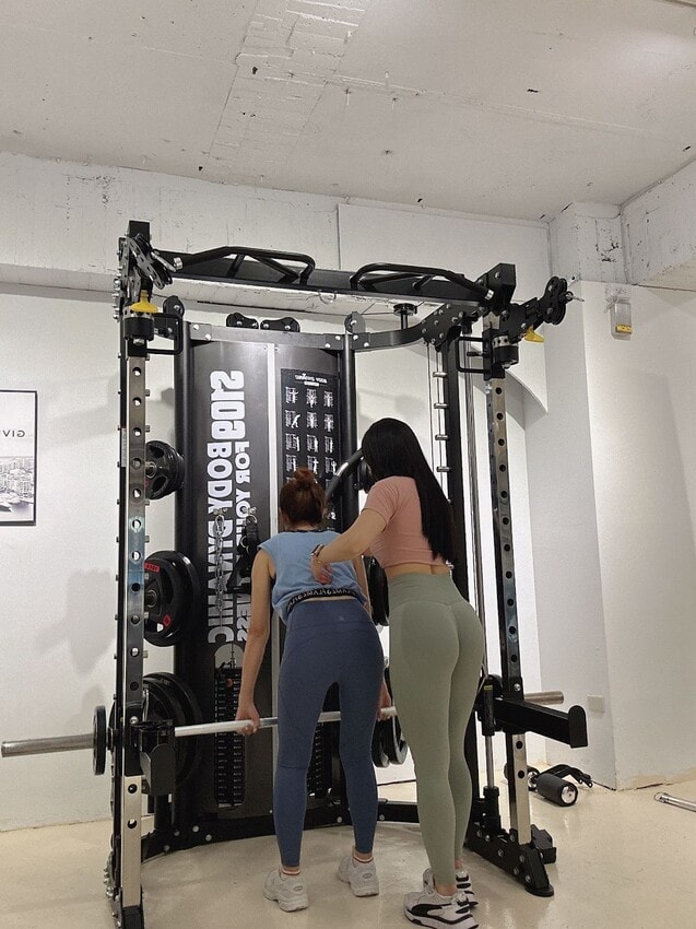 來Posh fitness健身咖啡廳邊健身邊休閒，餐盒一起安心吃，一整天就賴在這裡吧！