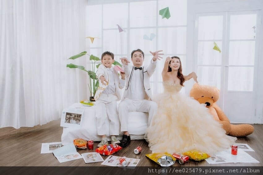 伊頓自助婚紗台南店,來看Stanma一家溫馨美好的全家福寫真 伊頓自助婚紗台南店,來看Stanma一家溫馨美好的全家福寫真