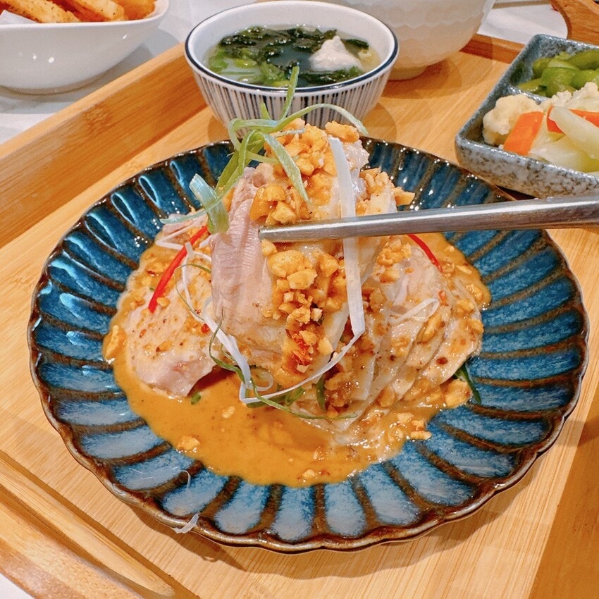 新店報報～餓呆E Dai Noodles 高CP值平價 人情味老宅調結合現代文青風的實力派網美餐廳 ，真的好想天天來吃吶！