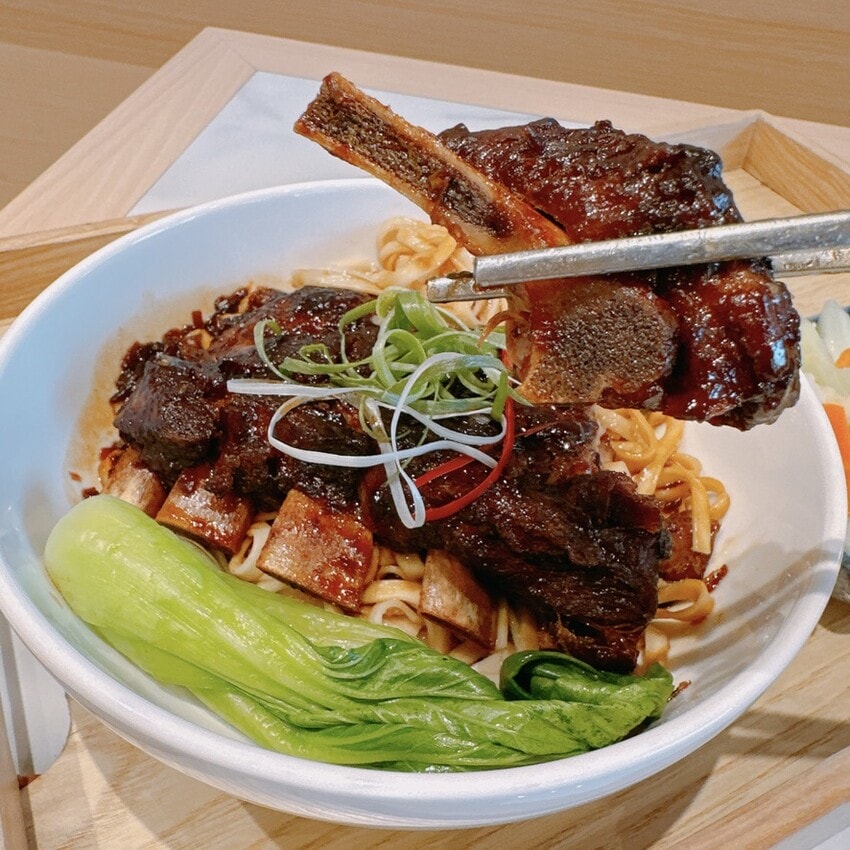 新店報報～餓呆E Dai Noodles 高CP值平價 人情味老宅調結合現代文青風的實力派網美餐廳 ，真的好想天天來吃吶！
