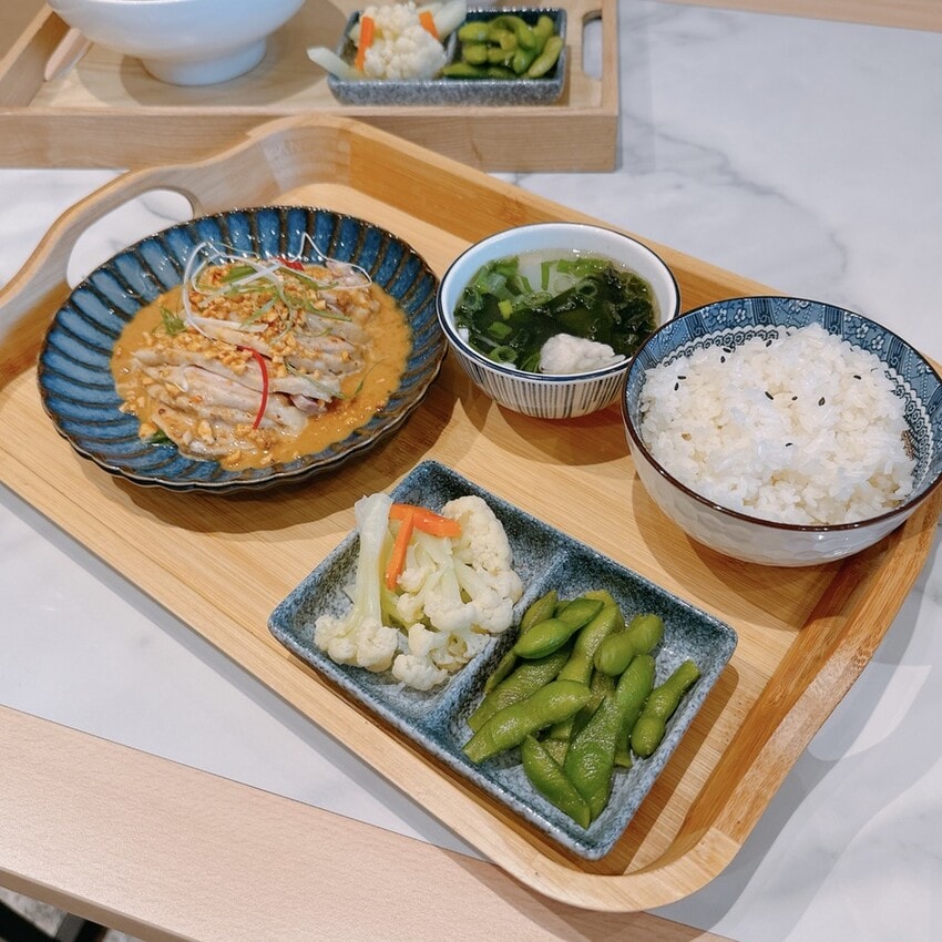 新店報報～餓呆E Dai Noodles 高CP值平價 人情味老宅調結合現代文青風的實力派網美餐廳 ，真的好想天天來吃吶！