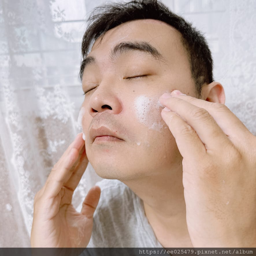 輕鬆顧好男人的面子~控油、不乾澀就用男研堂胺基酸洗面乳簡單保 輕鬆顧好男人的面子~控油、不乾澀就用男研堂胺基酸洗面乳簡單保