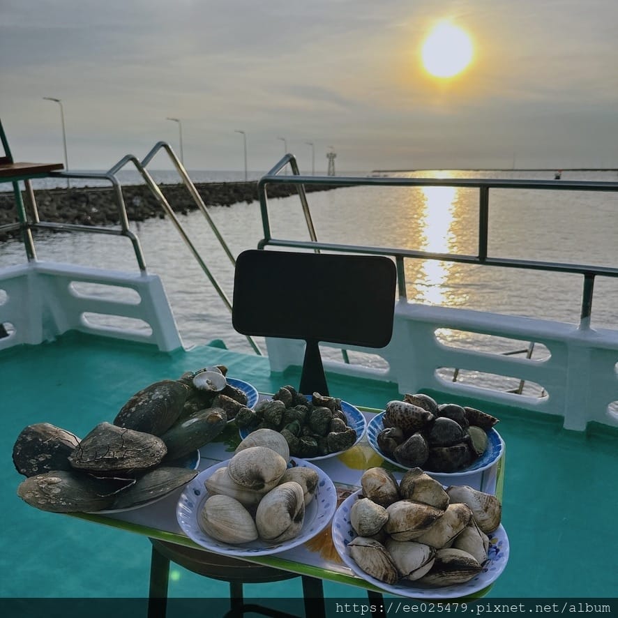 富國島包車一日遊、日落巡遊&魷魚垂釣體驗,玩翻富國島不用另外 富國島包車一日遊、日落巡遊&魷魚垂釣體驗,玩翻富國島不用另外