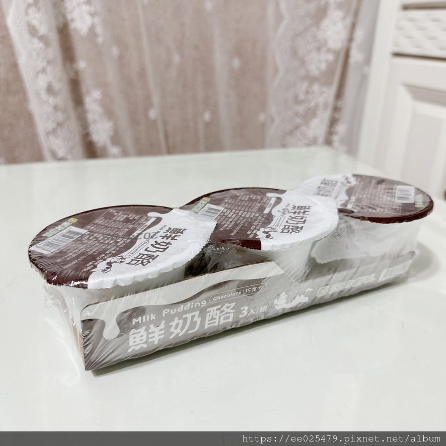 牧場直送的四方鮮乳全脂鮮乳、原味鮮奶酪、巧克力鮮奶酪、鮮奶吐