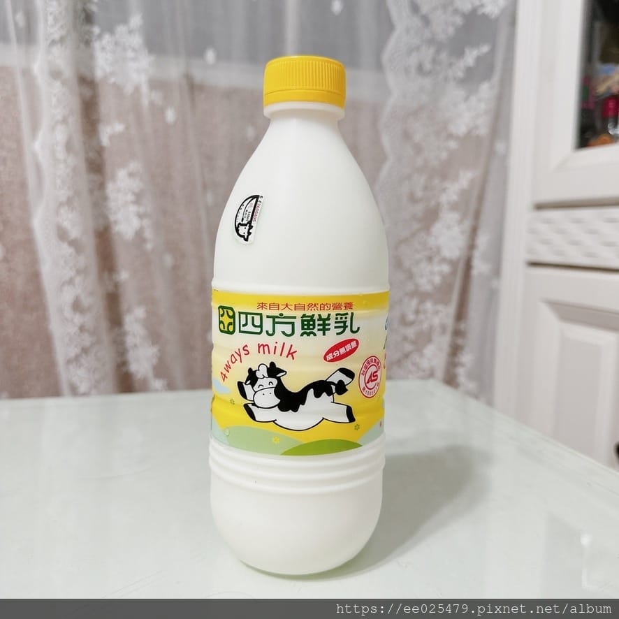 牧場直送的四方鮮乳全脂鮮乳、原味鮮奶酪、巧克力鮮奶酪、鮮奶吐