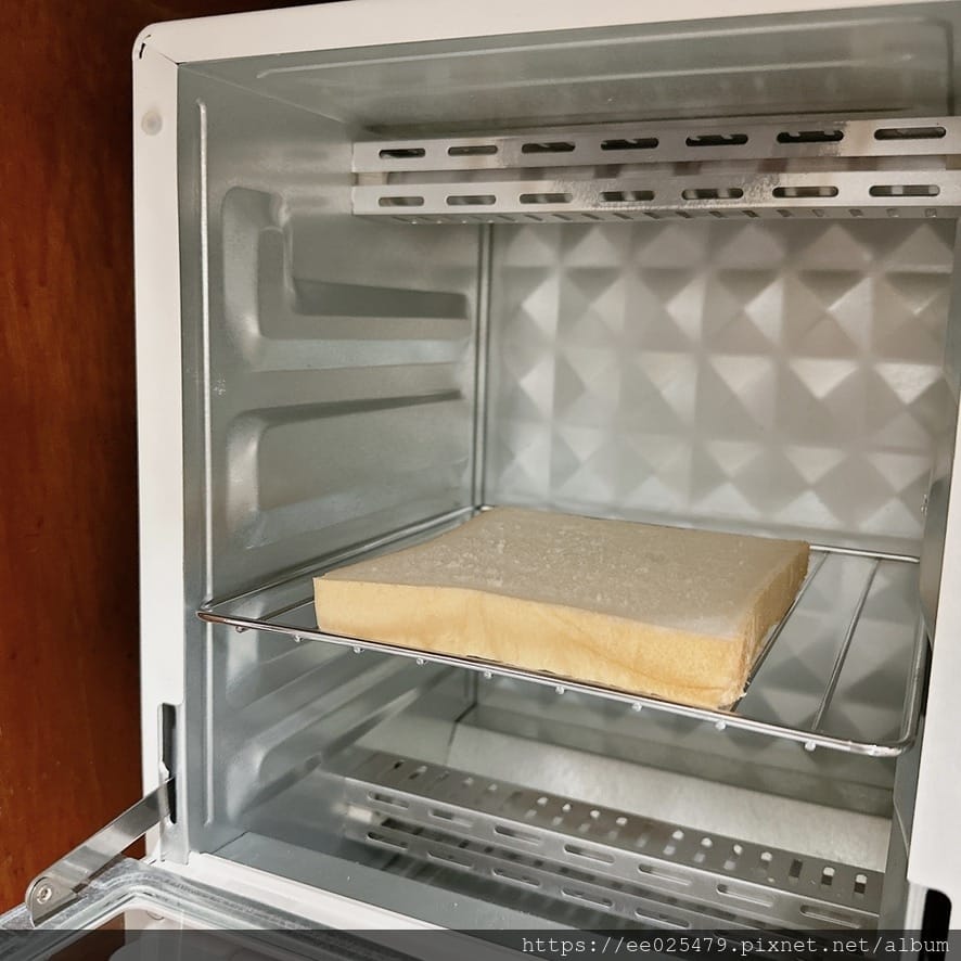 牧場直送的四方鮮乳全脂鮮乳、原味鮮奶酪、巧克力鮮奶酪、鮮奶吐