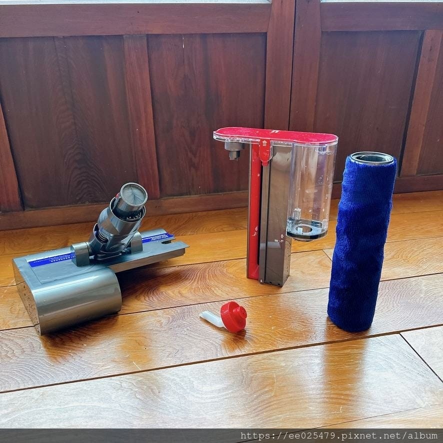 Dyson Digital Slim Submarine™吸塵器， 輕量乾濕洗地吸塵器，Dyson NF42吸塵器，Dyson NF42 洗地機，dyson吸塵器，吸塵器推薦，無線吸塵器，洗地機推薦，乾濕兩用吸塵器，塵蟎吸塵器，濕拖吸塵器推薦，洗地吸塵器，輕量吸塵器推薦，吸塵器，洗地機