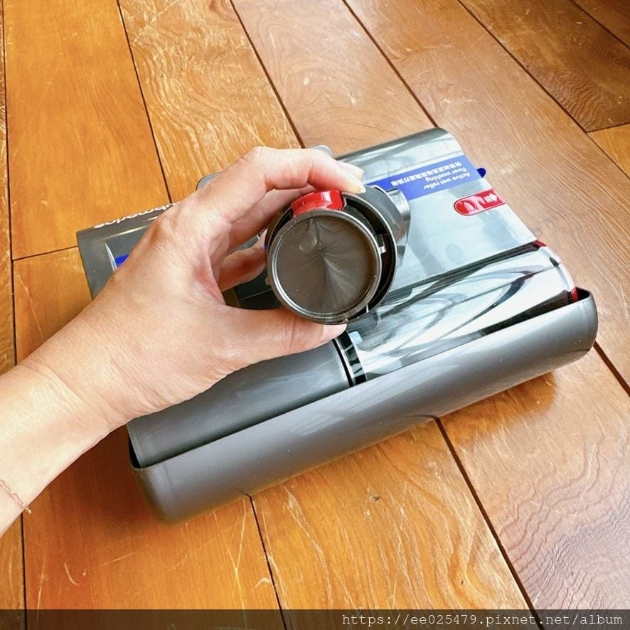 Dyson Digital Slim Submarine™吸塵器， 輕量乾濕洗地吸塵器，Dyson NF42吸塵器，Dyson NF42 洗地機，dyson吸塵器，吸塵器推薦，無線吸塵器，洗地機推薦，乾濕兩用吸塵器，塵蟎吸塵器，濕拖吸塵器推薦，洗地吸塵器，輕量吸塵器推薦，吸塵器，洗地機