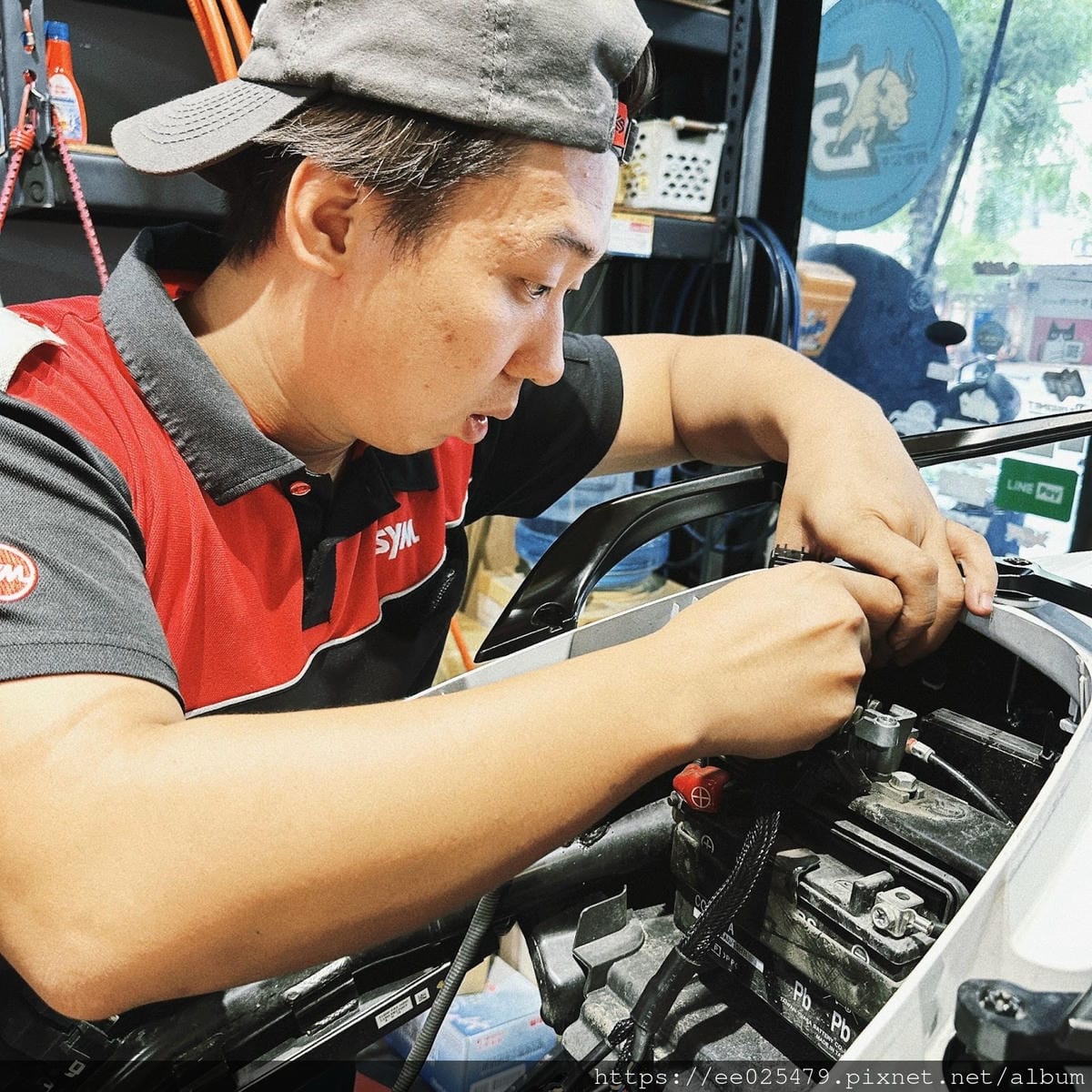 高雄良晉sym新車專賣店 買新機車、找維修,就來良晉車業去! 高雄良晉sym新車專賣店 買新機車、找維修,就來良晉車業去!