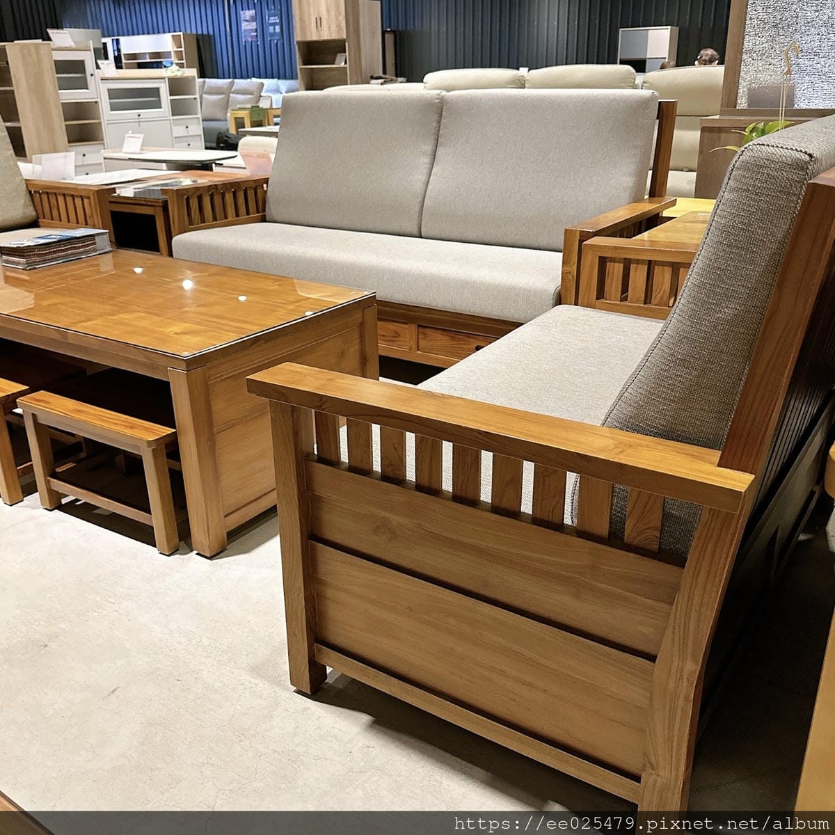 億家具批發倉庫創始店 億家俱【台中門市】～沙發、床墊、書桌、