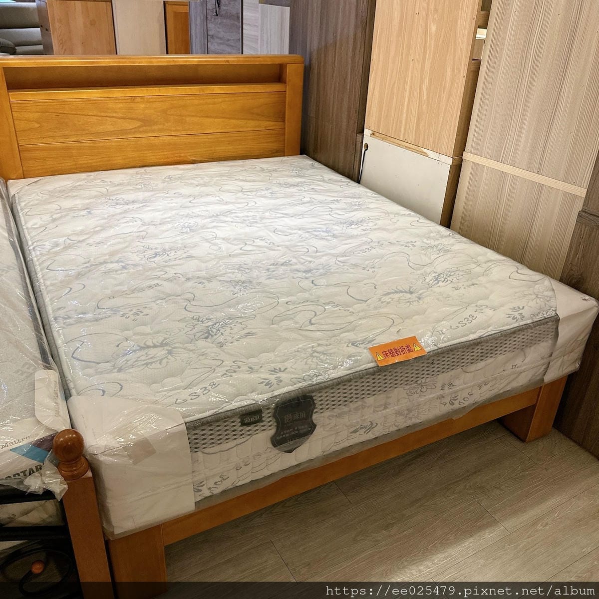 億家具批發倉庫創始店 億家俱【台中門市】～沙發、床墊、書桌、